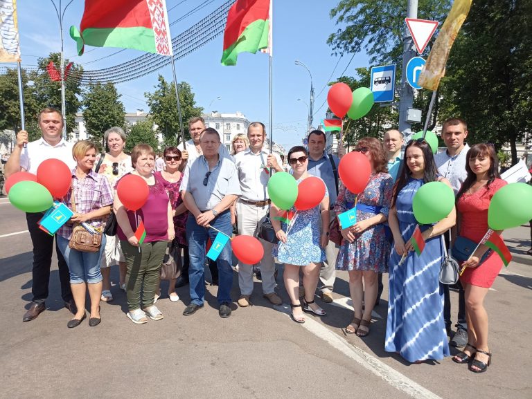 Трудовой коллектив ОАО «Гомельхлебпром» принял участие в митинге, приуроченном ко Дню Независимости Республики Беларусь