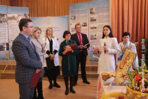 Read more about the article Феерия цвета, формы, вкуса… На конкурсе «Гомельхлебпрома» блеснули мастерством пекари и кондитеры.